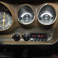 Retrosound Radio im 1972 Dodge Charger